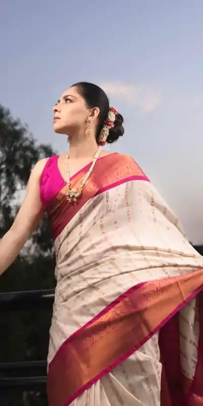 DDF SHRUTI 2 Golden Color Soft Lichi Silk Ordinary Design Rich Pallu Saree Casual, Party Wear, Events, Festivals Expected Delivery 4-6 Working @1499 | Designer Sarees, Embroidered Sarees, Sarees, Bollywood Sarees, Creative Sarees, Ethnic Saree, Modern Digital sarees, Party Wear Sarees