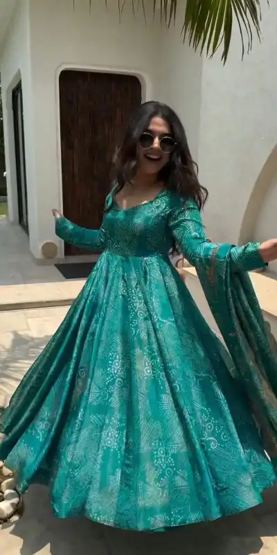 AD 172 Green Color Two Tone Banarasi Silk Digital Printed Gown Casual, Wedding, Party, Festive, Events Etc. Expected Delivery 4-6 Working Days @1999/- | Gowns, Bollywood Gowns, Creative Gowns, Designer Gowns, Embroidered Gowns, Party Wear Gowns