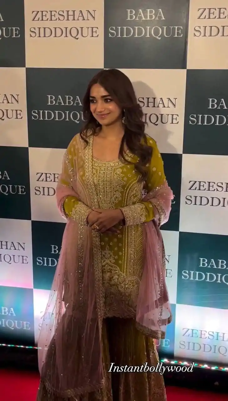 SR 1614 Green Color Heavy Chinnon Silk Embroidery Work Sharara Suit Wedding, Party, Festive, Events Etc. Expected Delivery 4-6 Working Days @2199Only | Casual Suits, Salwar suit, Creative suits, Designer Suits, Palazzo Suits, Party Wear Suits, Straight Suits