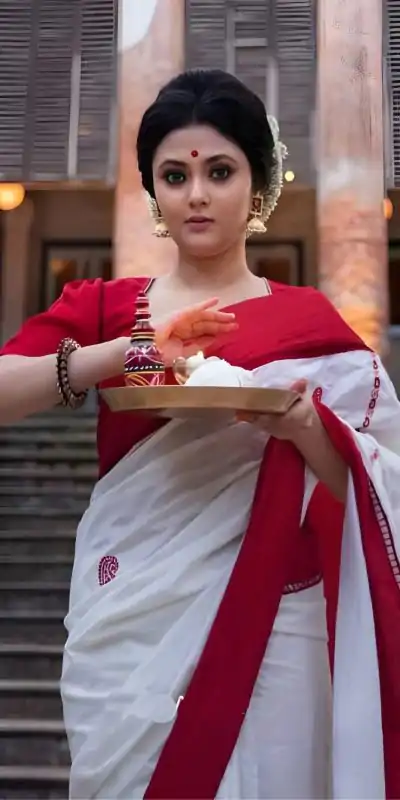 KP 5098 White Color Soft Lichi Silk Jacquard On All Over Saree Casual, Party Wear, Wedding, Events Etc. Expected Delivery 4-6 Working Days @1449/- | Designer Sarees, Embroidered Sarees, Sarees, Bollywood Sarees, Creative Sarees, Ethnic Saree, Modern Digital sarees, Party Wear Sarees