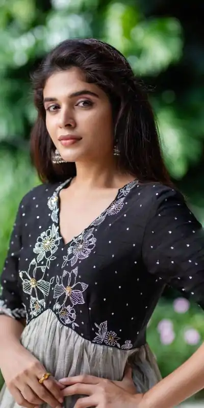 PC 277 White Color Choline Embroidery Sequence Gown Casual, Party Wear, Events, Festivals Wear Etc. Expected Delivery 4-6 Working Days @1929/- | Gowns, Bollywood Gowns, Creative Gowns, Designer Gowns, Embroidered Gowns, Party Wear Gowns