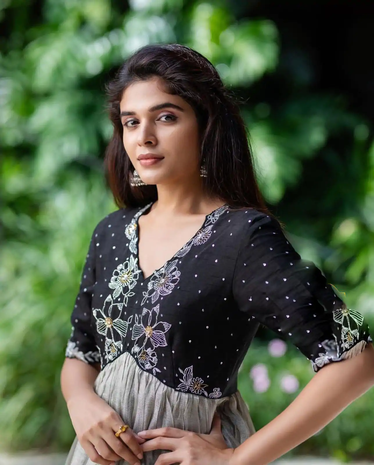 PC 277 White Color Choline Embroidery Sequence Gown Casual, Party Wear, Events, Festivals Wear Etc. Expected Delivery 4-6 Working Days @1929/- | Gowns, Bollywood Gowns, Creative Gowns, Designer Gowns, Embroidered Gowns, Party Wear Gowns