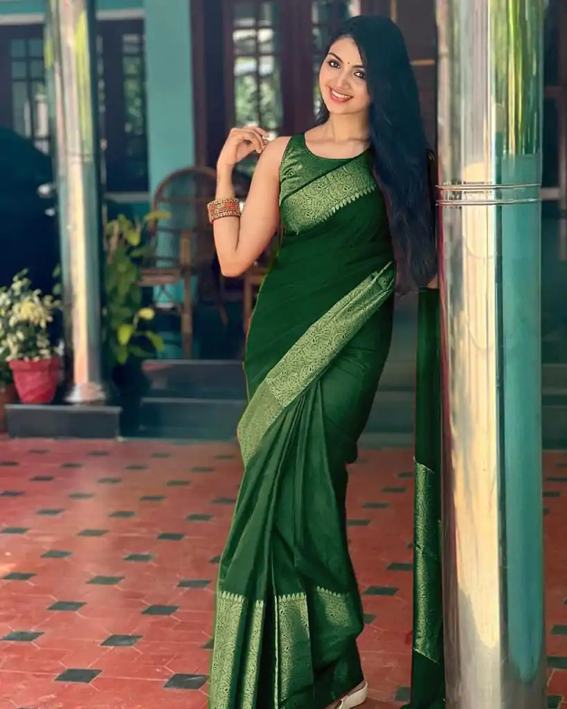 KP 3042 Green Color Soft Lichi Silk Jacquard On All Over Saree Casual, Party Wear, Wedding, Events Etc. Expected Delivery 4-6 Working Days @1349/- | Designer Sarees, Embroidered Sarees, Sarees, Bollywood Sarees, Creative Sarees, Ethnic Saree, Modern Digital sarees, Party Wear Sarees
