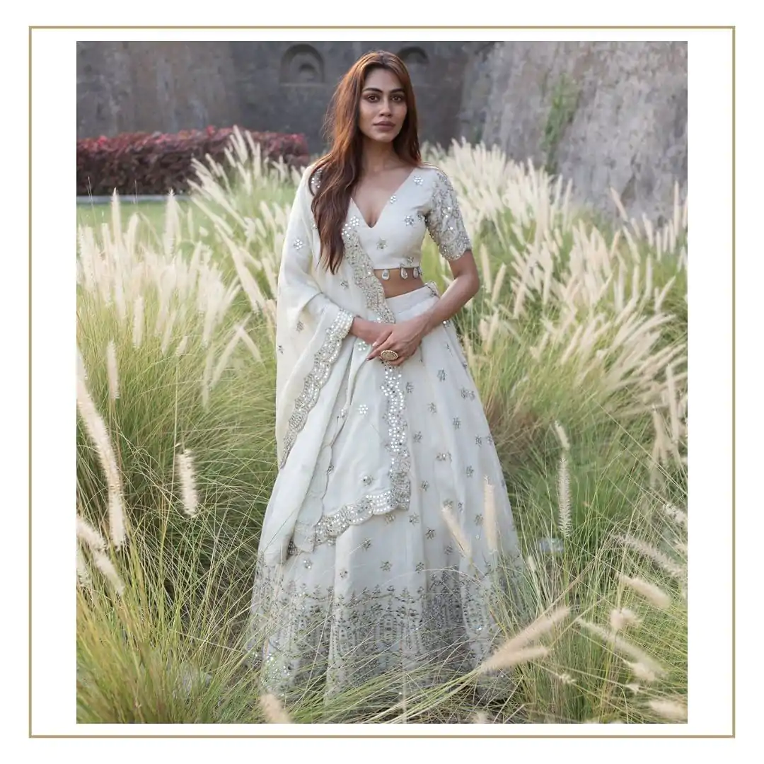 SRK 5186 White Color Georgette Heavy Embroidery Lehenga Choli Casual, Party Wear, Events, Festivals Wear Expected Delivery 4-6 Working Days @2149/- | Lehenga, Bollywood Lehenga, Creative Lehenga, Designer Lehenga, Embroidered Lehenga, Party Wear Lehenga