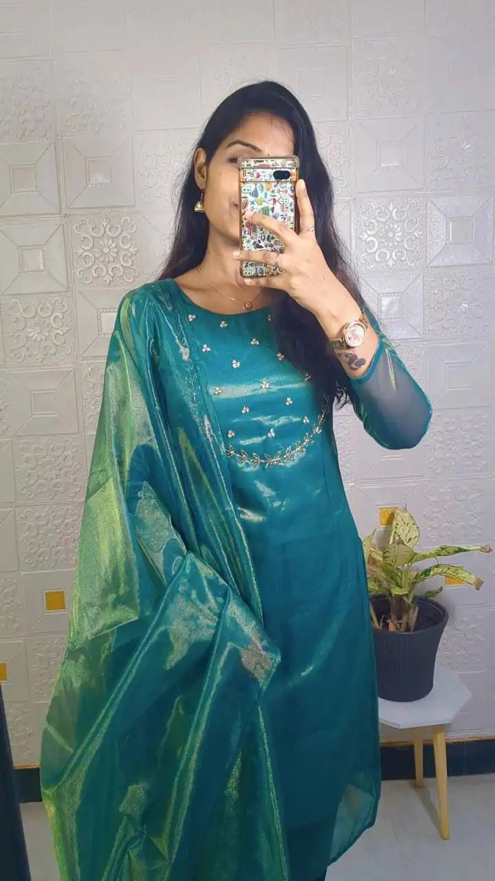 MF 788 Green Color Heavy Twill Golden Shining Fabric Kurti Casual, Wedding, Party, Festive, Events Etc. Expected Delivery 4-6 Working Days @1349/- | Kurti, Bollywood Kurti, Creative Kurtis, Designer Kurti, Party Wear Kurti, Selfie Kurti