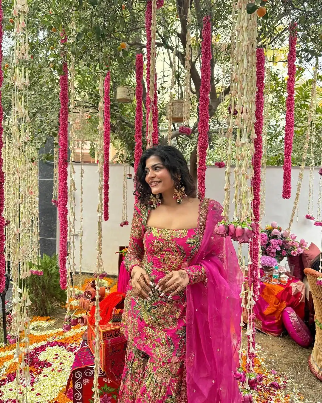 BD 1731 Pink Silk- Faux Georgette Digital Print Salwar Suit Casual, Wedding, Party, Festive, Events Etc.4-6 Working Days@ 1999/-only | Jump Suits, Salwar suit, Casual Suits, Creative suits, Designer Suits, Palazzo Suits, Party Wear Suits, Patiala Suits, Straight Suits