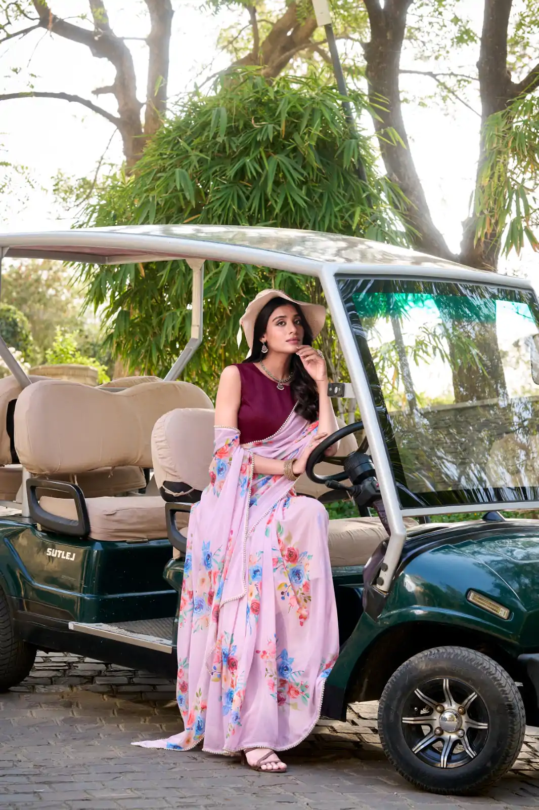 YNF 7041 Light Pink Color Weightless Marble Floral Printed Saree Casual, Wedding, Festive, Events . Expected Delivery  4-6 Working Days @1549/- only                                                                                                                                           | Designer Sarees, Embroidered Sarees, Sarees, Bollywood Sarees, Creative Sarees, Ethnic Saree, Modern Digital sarees, Party Wear Sarees