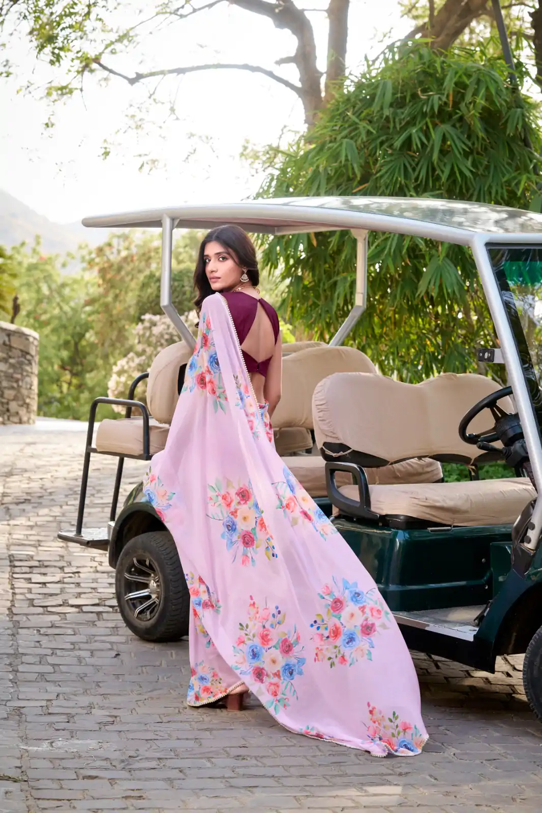 YNF 7041 Light Pink Color Weightless Marble Floral Printed Saree Casual, Wedding, Festive, Events . Expected Delivery  4-6 Working Days @1549/- only                                                                                                                                           | Designer Sarees, Embroidered Sarees, Sarees, Bollywood Sarees, Creative Sarees, Ethnic Saree, Modern Digital sarees, Party Wear Sarees