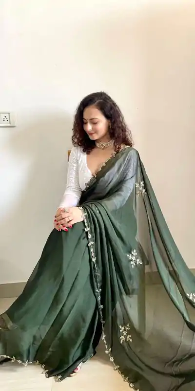  AC Resham Green Color Rangoli Silk Handwork Cutwork Pearl Saree Casual, Wedding, Festive, Events . Expected Delivery  4-6 Working Days @1999/- only                                                                                                                                             | Designer Sarees, Embroidered Sarees, Sarees, Bollywood Sarees, Creative Sarees, Ethnic Saree, Modern Digital sarees, Party Wear Sarees