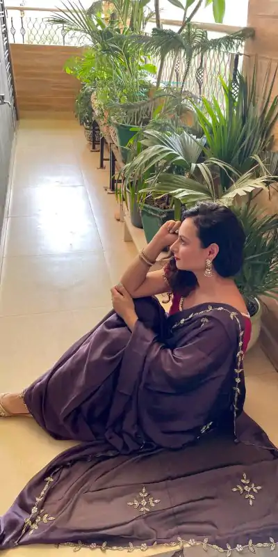  AC Resham Violet Color Rangoli Silk Handwork Cutwork Pearl Saree Casual, Wedding, Festive, Events . Expected Delivery  4-6 Working Days @1999/- only                                                                                                                                             | Designer Sarees, Embroidered Sarees, Sarees, Bollywood Sarees, Creative Sarees, Ethnic Saree, Modern Digital sarees, Party Wear Sarees