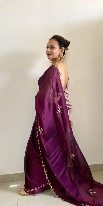  AC Resham Wine Color Rangoli Silk Handwork Cutwork Pearl Saree Casual, Wedding, Festive, Events . Expected Delivery  4-6 Working Days @1999/- only                                                                                                                                             | Designer Sarees, Embroidered Sarees, Sarees, Bollywood Sarees, Creative Sarees, Ethnic Saree, Modern Digital sarees, Party Wear Sarees