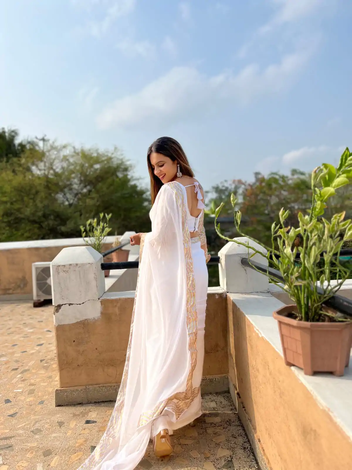 JR 579 White Color Georgette Sequence Work Lace Saree Casual, Wedding, Festive, Events . Expected Delivery  4-6 Working Days @1599/- only                                                                                                                                             | Designer Sarees, Embroidered Sarees, Sarees, Bollywood Sarees, Creative Sarees, Ethnic Saree, Modern Digital sarees, Party Wear Sarees