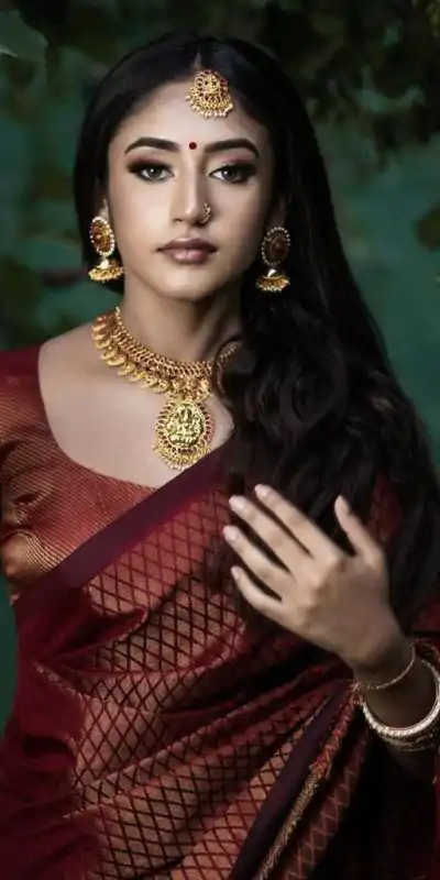 KP 5016 Maroon Color Soft Litchi Silk jacquard Work On All Over Saree Casual, Wedding, Festive, Events . Expected Delivery  4-6 Working Days @1399/- only                                                                                                                                             | Designer Sarees, Embroidered Sarees, Sarees, Bollywood Sarees, Creative Sarees, Ethnic Saree, Modern Digital sarees, Party Wear Sarees