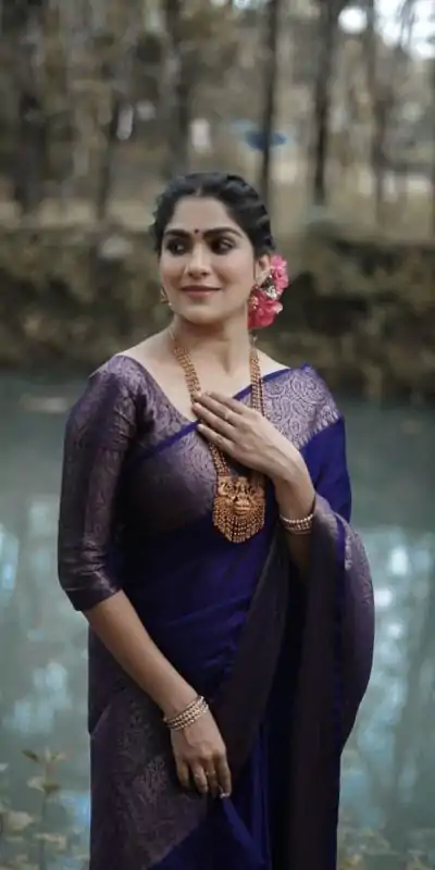 KP 3042 Navy Blue Color Soft Litchi Silk Jacquard Work Saree Casual, Wedding, Festive, Events . Expected Delivery 4-6 Working Days @1349/- only | Designer Sarees, Embroidered Sarees, Sarees, Bollywood Sarees, Creative Sarees, Ethnic Saree, Modern Digital sarees, Party Wear Sarees