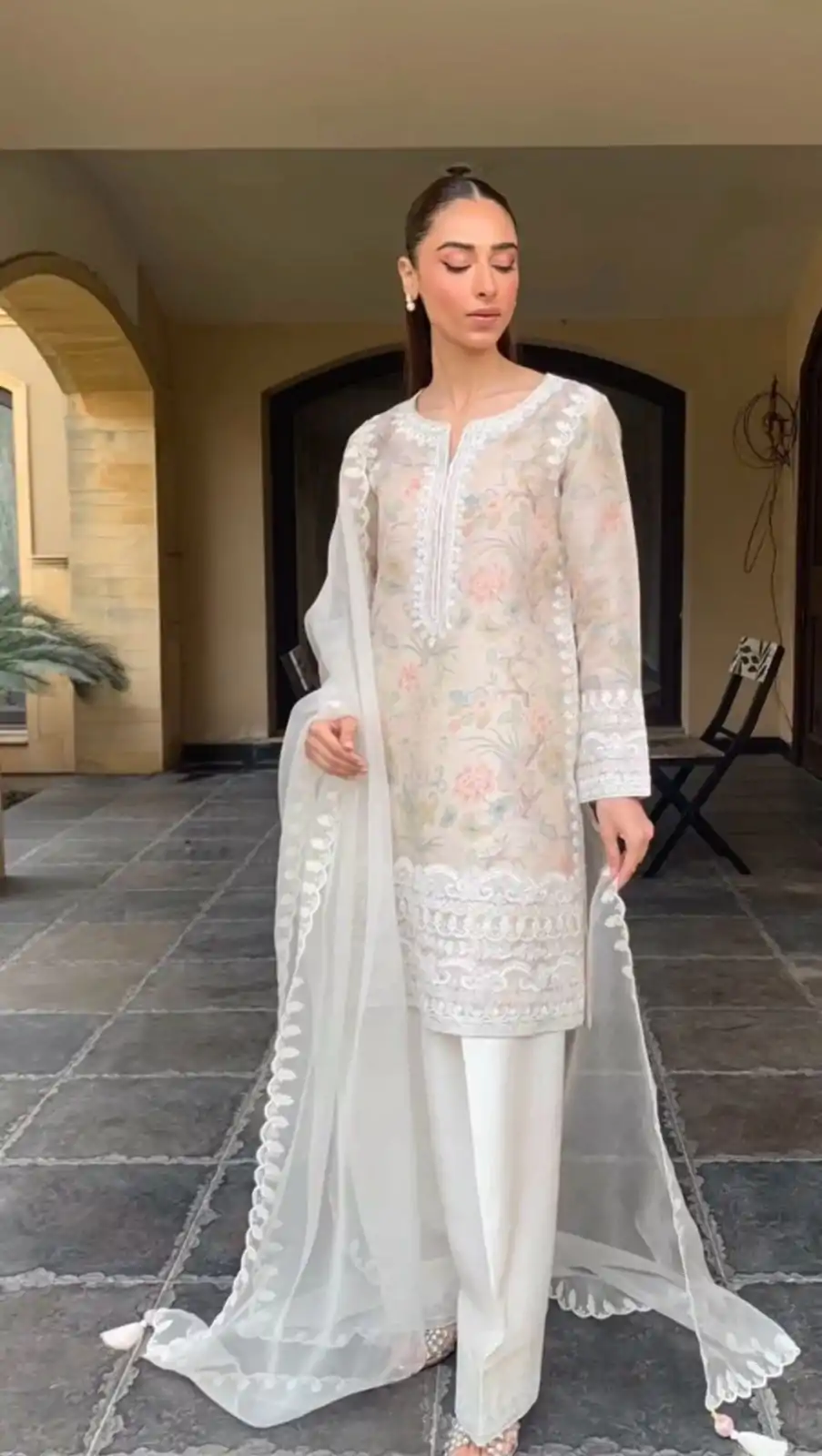 LG 1932 White Color Tobi Organza Printed With Embroidery Salwar Suit Casual, Wedding, Festive, Events . Expected Delivery  4-6 Working Days @2049/- only      | Casual Suits, Jump Suits, Salwar suit, Creative suits, Designer Suits, Palazzo Suits, Party Wear Suits, Patiala Suits, Straight Suits