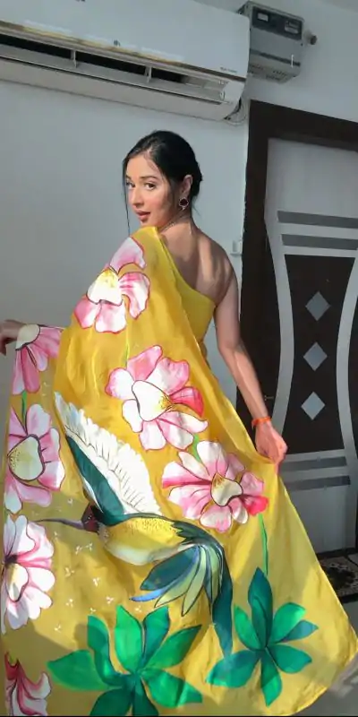 SC 228 Yellow Color Soft Organza Silk Ready To Wear Saree Casual, Wedding, Festive, Events . Expected Delivery  4-6 Working Days @1549/- only                                                                                                                                             | Designer Sarees, Embroidered Sarees, Sarees, Bollywood Sarees, Creative Sarees, Ethnic Saree, Modern Digital sarees, Party Wear Sarees