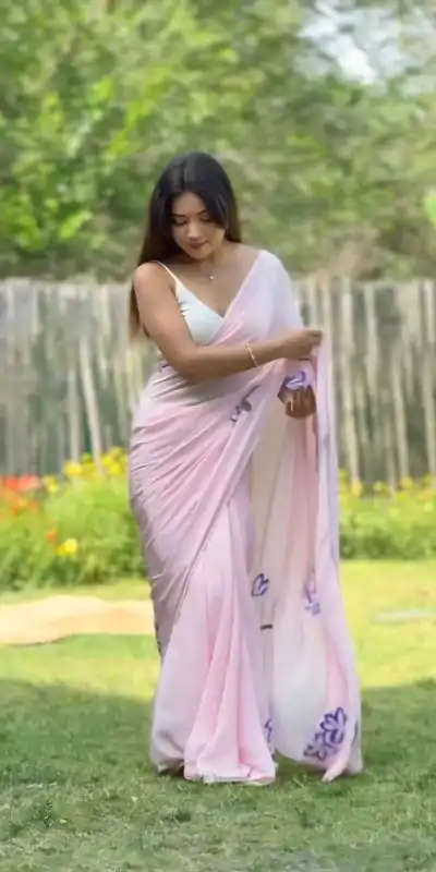 SC 408 Pink Color Pure Soft Georgette Silk Pari Work Saree Casual, Wedding, Festive, Events . Expected Delivery  4-6 Working Days @1599/- only                                                                                                                                           | Designer Sarees, Embroidered Sarees, Sarees, Bollywood Sarees, Creative Sarees, Ethnic Saree, Modern Digital sarees, Party Wear Sarees