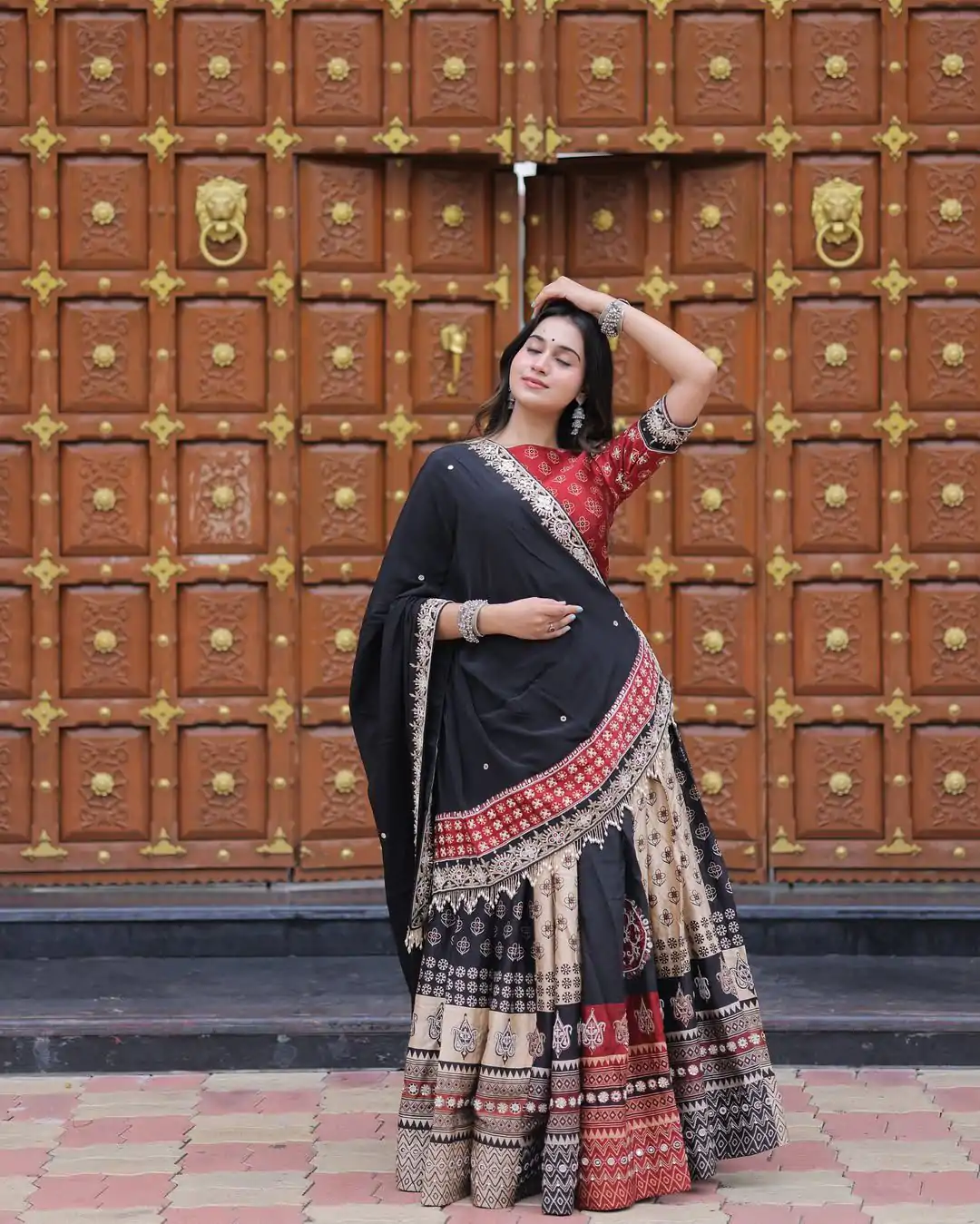 LG 645 Black Color Printed Polly Reyon Lehenga Choli Wedding, Party, Festive, Events Etc. Delivery 4-6 Working Days Rs 1999 | Lehenga, Bollywood Lehenga, Creative Lehenga, Designer Lehenga, Embroidered Lehenga, Party Wear Lehenga