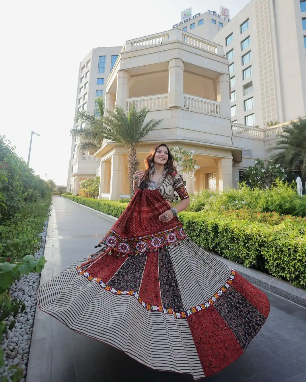 LG 641 Off White Color Printed Rayon Real Mirror Work Lehenga Choli Wedding, Party, Festive, Events Etc. Delivery 4-6 Working Days Rs 1999 | Lehenga, Bollywood Lehenga, Creative Lehenga, Designer Lehenga, Embroidered Lehenga, Party Wear Lehenga