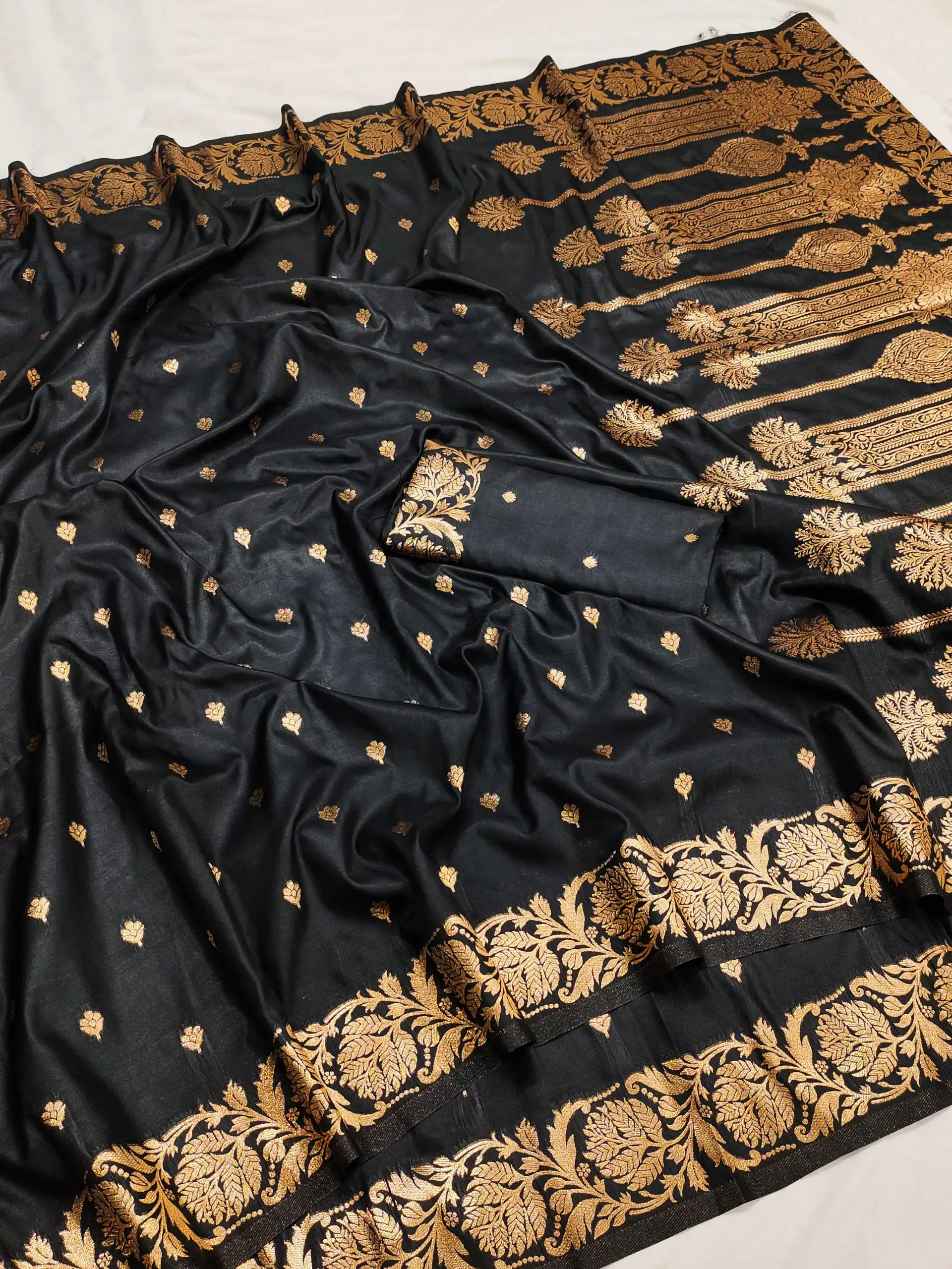 MB 171 Black Banarasi Silk Saree Perfect for Wedding, Party, Holi, Pongal, Pooja –. Festive Deal ₹1849. Delivery 4-6 Working Days. Shop now. | Designer Sarees, Embroidered Sarees, Sarees, Bollywood Sarees, Creative Sarees, Ethnic Saree, Modern Digital sarees, Party Wear Sarees