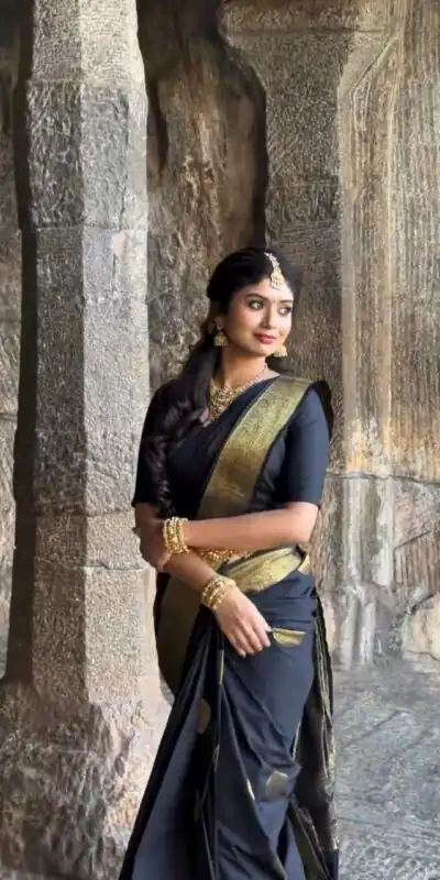 KP 5095 Butti Black Color Jacquard With Designer Work All Over Saree . Exclusive Offer ₹1344. Delivery 4-6 Working Days. Shop now. | Designer Sarees, Embroidered Sarees, Sarees, Bollywood Sarees, Creative Sarees, Ethnic Saree, Modern Digital sarees, Party Wear Sarees