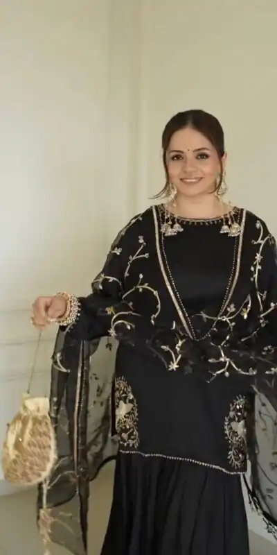 ZSR 3142 Black Pure Natural Crep With Embroidery Sequence Work Salwaar Suit Perfect for Wedding, Party, Bridal Wear, Pongal, Onam Best Price ₹1999 | Casual Suits, Jump Suits, Tops & Bottoms, Track Suits, Salwar suit, Creative suits, Designer Suits, Palazzo Suits, Party Wear Suits, Patiala Suits, Straight Suits, Trendy Wear