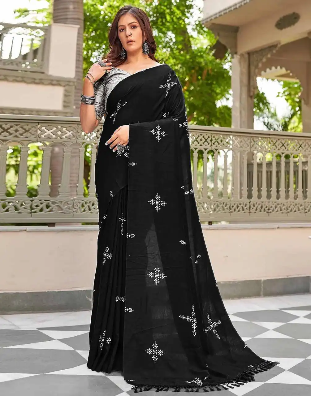 BT 1104 Black Natural silk with Thread Embroidery & Embroidery Work Saree . Now at just ₹1549. Delivery 4-6 Working Days. Shop now. | Designer Sarees, Embroidered Sarees, Sarees, Bollywood Sarees, Creative Sarees, Ethnic Saree, Modern Digital sarees, Party Wear Sarees