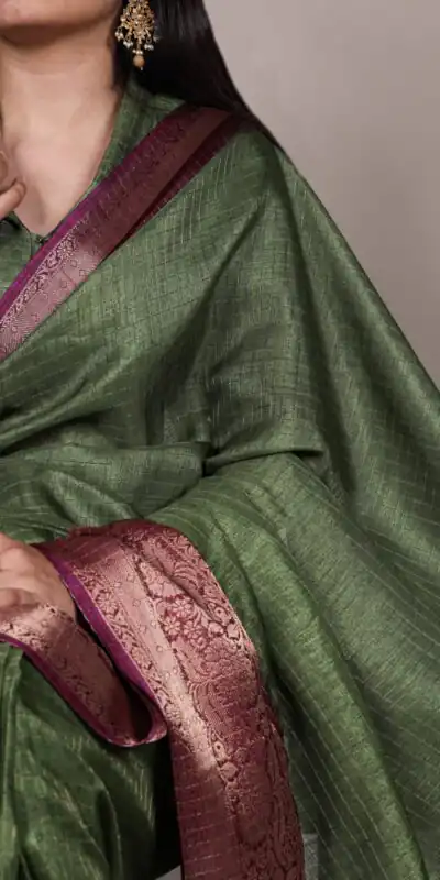 YNF 7906 Green Dola Chex with Zari Work Saree . Wedding, Party, Festive, Events Special Price ₹1599. Delivery 4-6 Working Days. Shop now. | Designer Sarees, Embroidered Sarees, Sarees, Bollywood Sarees, Creative Sarees, Ethnic Saree, Modern Digital sarees, Party Wear Sarees