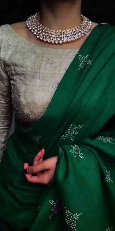 BT 1104 Green Natural silk with Thread Embroidery & Embroidery Work Saree . Now at just ₹1549. Delivery 4-6 Working Days. Shop now. | Designer Sarees, Embroidered Sarees, Sarees, Bollywood Sarees, Creative Sarees, Ethnic Saree, Modern Digital sarees, Party Wear Sarees