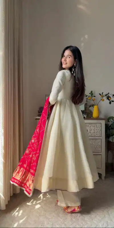 LG 2016 Off White in Chinon Lace Border & Lace Work Gown . Introductory Price ₹1849. Delivery 4-6 Working Days. Shop now. | Gowns, Bollywood Gowns, Creative Gowns, Designer Gowns, Embroidered Gowns, Party Wear Gowns