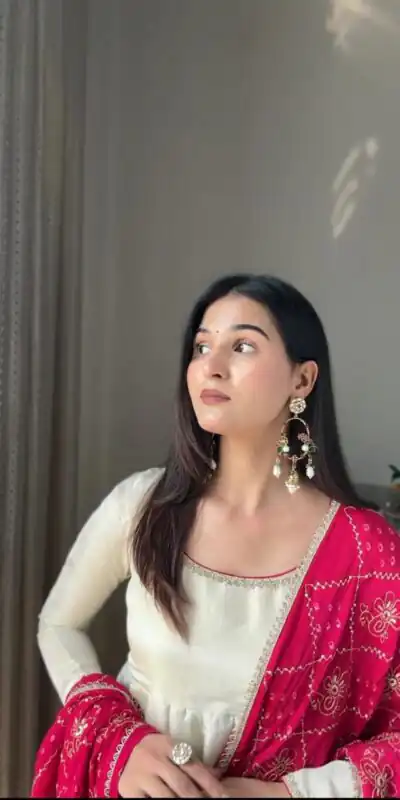 LG 2016 Off White in Chinon Lace Border & Lace Work Gown . Introductory Price ₹1849. Delivery 4-6 Working Days. Shop now. | Gowns, Bollywood Gowns, Creative Gowns, Designer Gowns, Embroidered Gowns, Party Wear Gowns