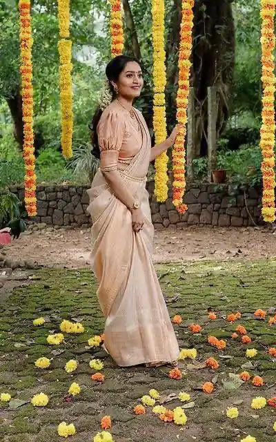 KP 4040 Off White Soft Lichi Silk Saree Perfect for Wedding, Party, Ethnic Day, Raksha Bandhan, Temple Visit Exclusive Offer ₹1299. Delivery 4-6 Working D | Designer Sarees, Embroidered Sarees, Sarees, Bollywood Sarees, Creative Sarees, Ethnic Saree, Modern Digital sarees, Party Wear Sarees