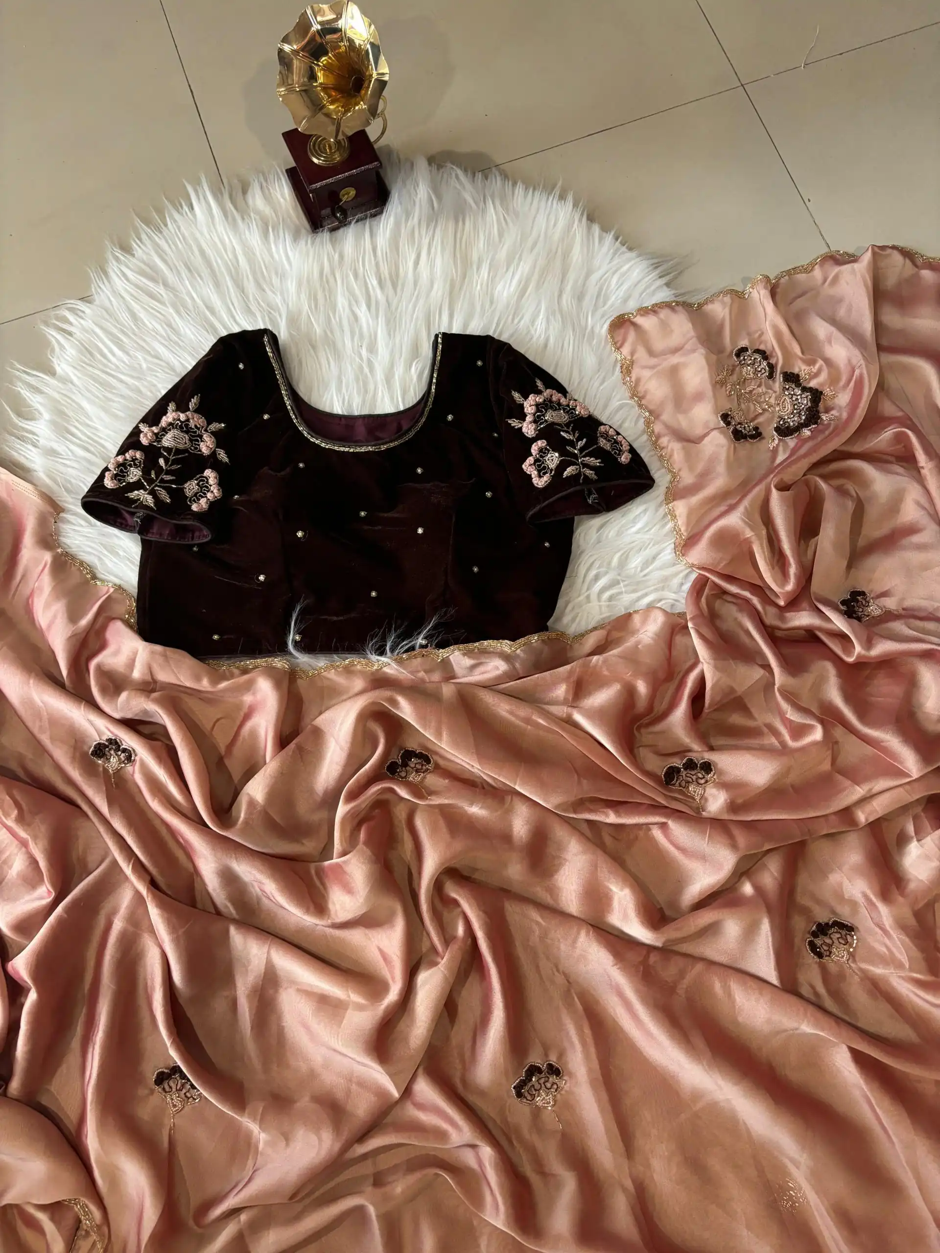 AC AZAELEA Peach Rangoli Silk Lace Work & Resham Work Saree with . Exclusive Offer ₹2549. Delivery 4-6 Working Days. Shop now. | Designer Sarees, Embroidered Sarees, Sarees, Bollywood Sarees, Creative Sarees, Ethnic Saree, Modern Digital sarees, Party Wear Sarees