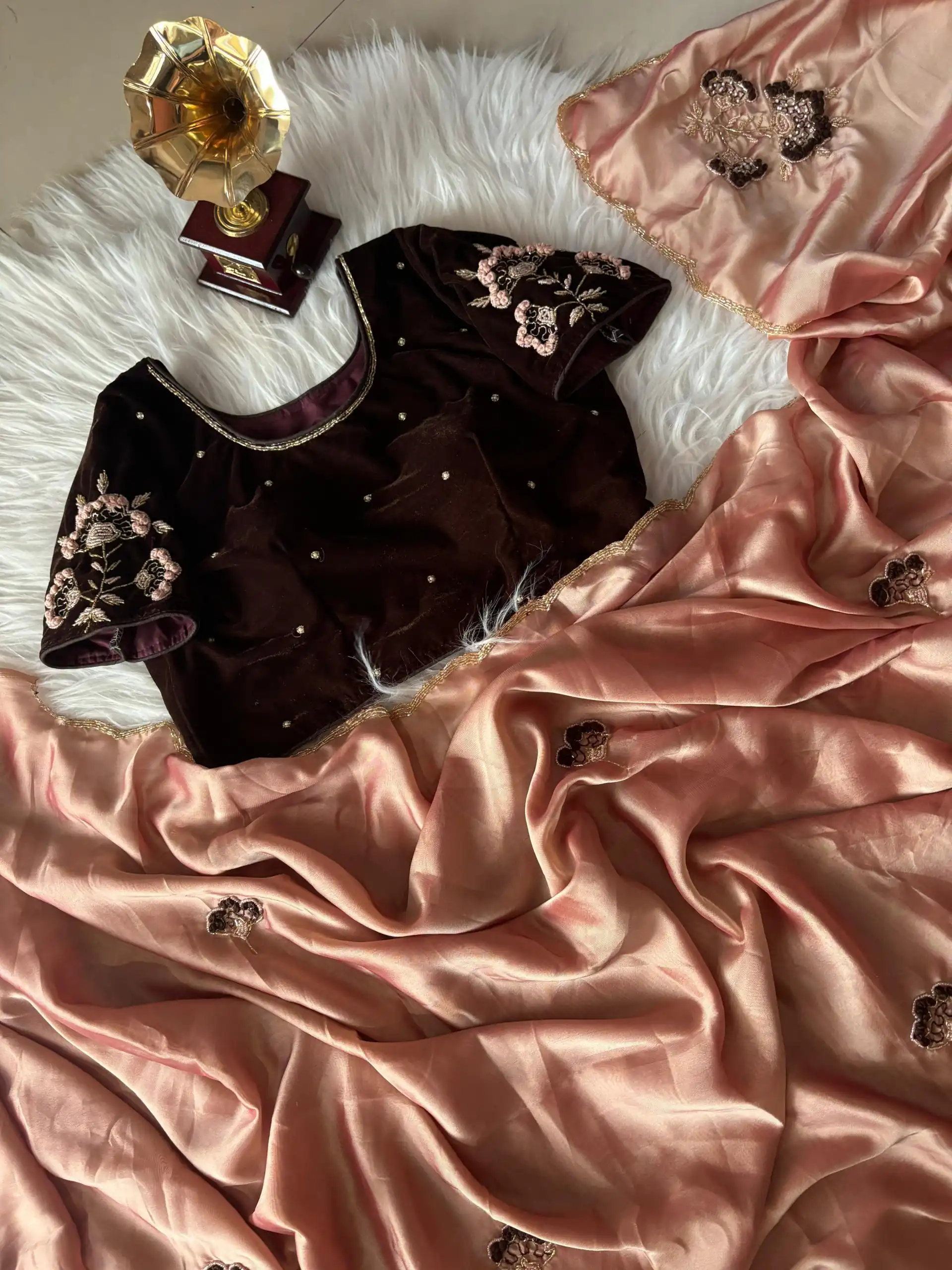 AC AZAELEA Peach Rangoli Silk Lace Work & Resham Work Saree with . Exclusive Offer ₹2549. Delivery 4-6 Working Days. Shop now. | Designer Sarees, Embroidered Sarees, Sarees, Bollywood Sarees, Creative Sarees, Ethnic Saree, Modern Digital sarees, Party Wear Sarees