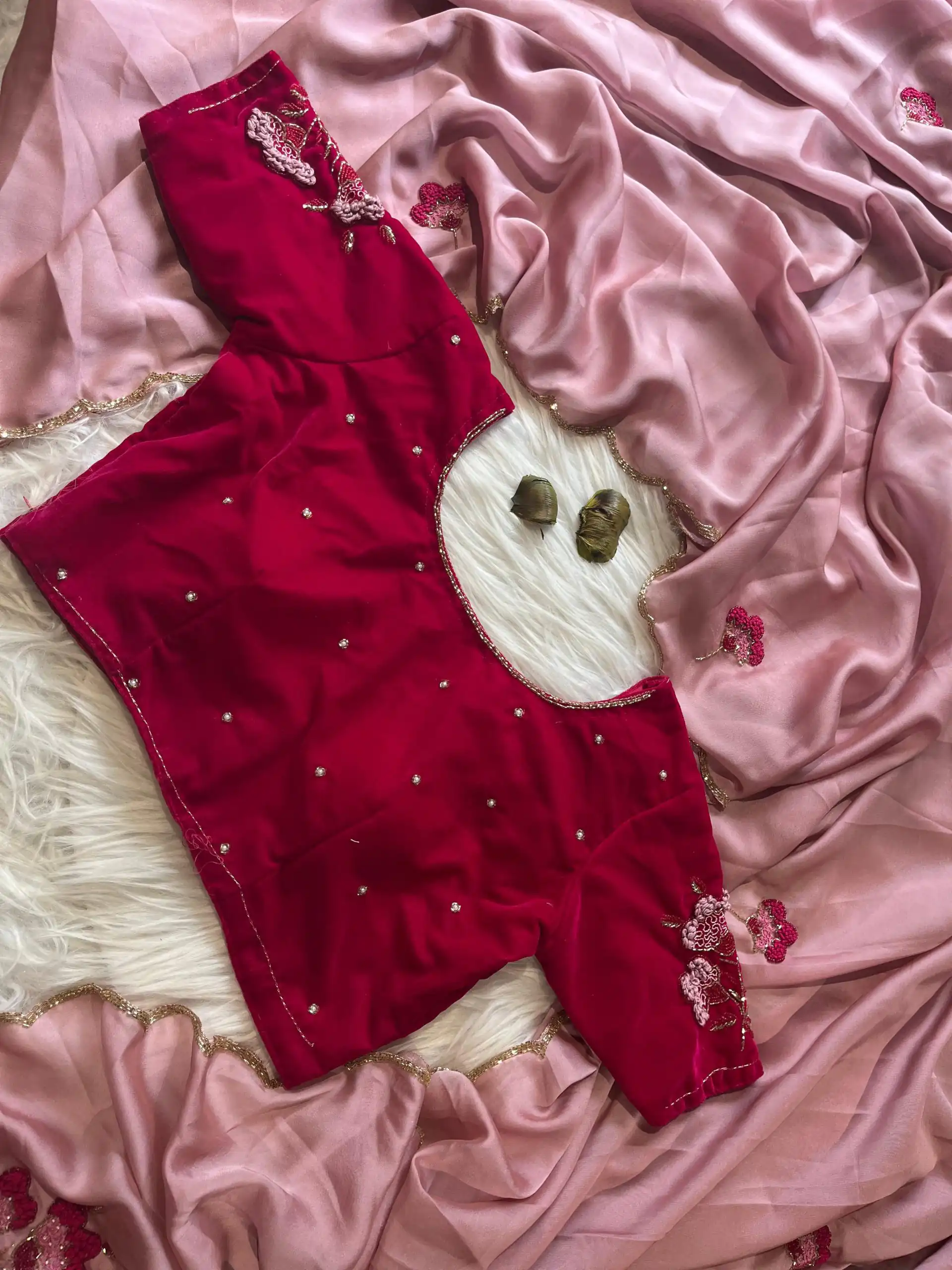 AC AZAELEA Pink Rangoli Silk Lace Work & Resham Work Saree with . Exclusive Offer ₹2549. Delivery 4-6 Working Days. Shop now. | Designer Sarees, Embroidered Sarees, Sarees, Bollywood Sarees, Creative Sarees, Ethnic Saree, Modern Digital sarees, Party Wear Sarees