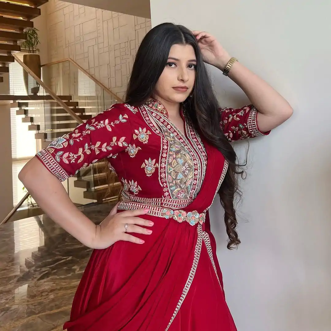 BE 269 Red Fiona Silk With Embroidery Work & Lace Work Lehenga Saree. Special Price ₹2399. Delivery 4-6 Working Days. Shop now. | Lehenga, Bollywood Lehenga, Creative Lehenga, Designer Lehenga, Embroidered Lehenga, Party Wear Lehenga