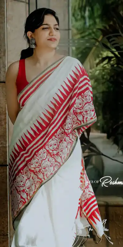 BT 433 Red Soft Cotton with Lace Work & Digital Print Saree . Exclusive Offer ₹1449. Delivery 4-6 Working Days. Shop now. | Designer Sarees, Embroidered Sarees, Sarees, Bollywood Sarees, Creative Sarees, Ethnic Saree, Modern Digital sarees, Party Wear Sarees