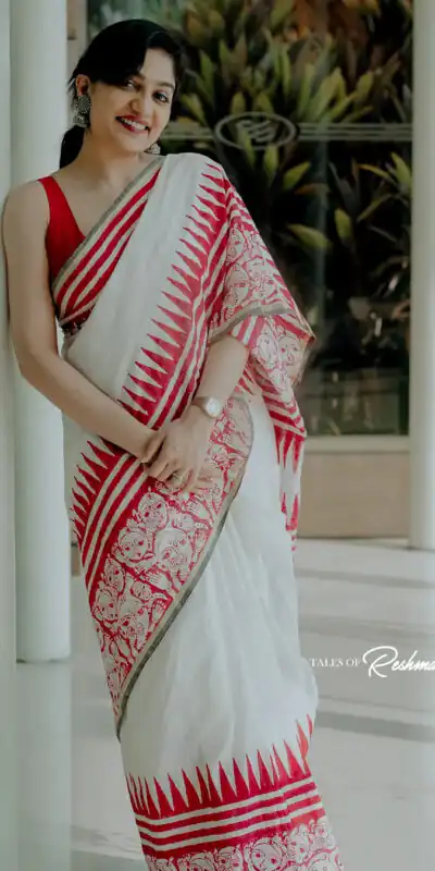 BT 433 Red Soft Cotton with Lace Work & Digital Print Saree . Exclusive Offer ₹1449. Delivery 4-6 Working Days. Shop now. | Designer Sarees, Embroidered Sarees, Sarees, Bollywood Sarees, Creative Sarees, Ethnic Saree, Modern Digital sarees, Party Wear Sarees