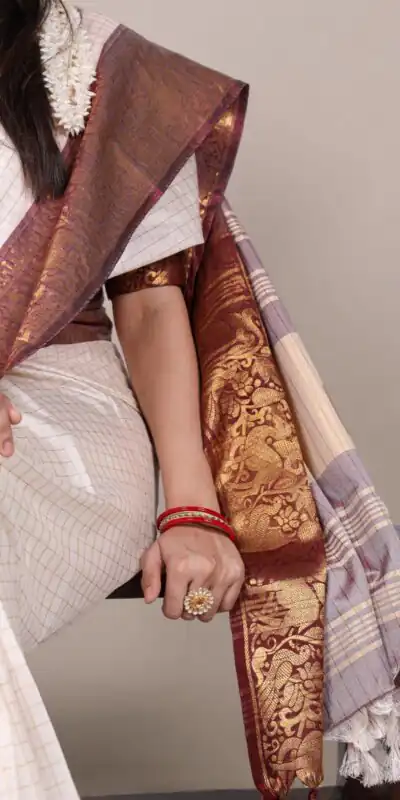 YNF 7405 White Poly Cotton With Zari Work Saree . Wedding, Party, Festive, Events Now at just ₹1449. Delivery 4-6 Working Days. Shop now. | Designer Sarees, Embroidered Sarees, Sarees, Bollywood Sarees, Creative Sarees, Ethnic Saree, Modern Digital sarees, Party Wear Sarees
