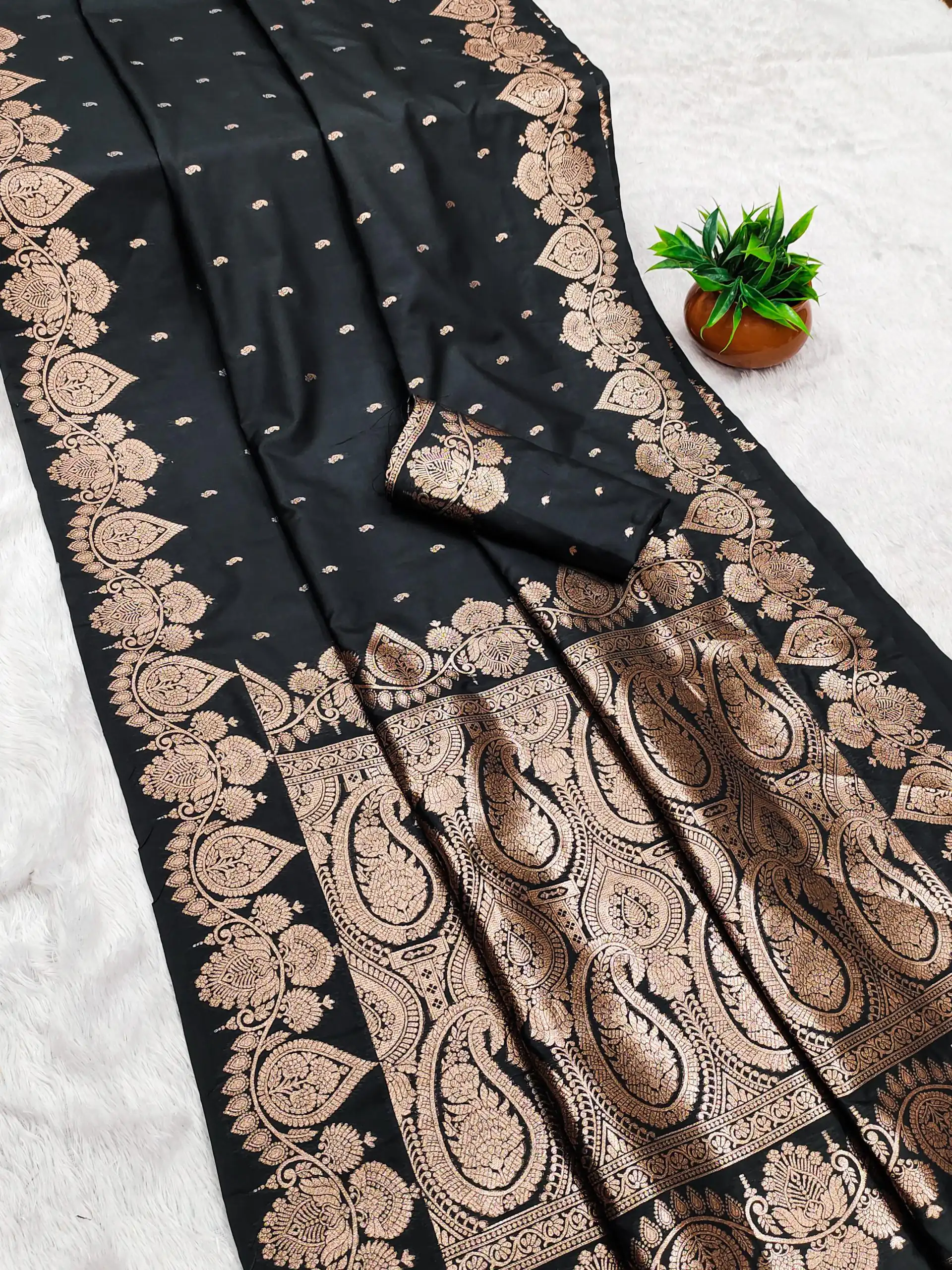 MB 142 Black Banarasi Silk with Zari Work & Lace Work Saree . Affordable Price ₹1899. Delivery 4-6 Working Days. Shop now. | Designer Sarees, Embroidered Sarees, Sarees, Bollywood Sarees, Creative Sarees, Ethnic Saree, Modern Digital sarees, Party Wear Sarees