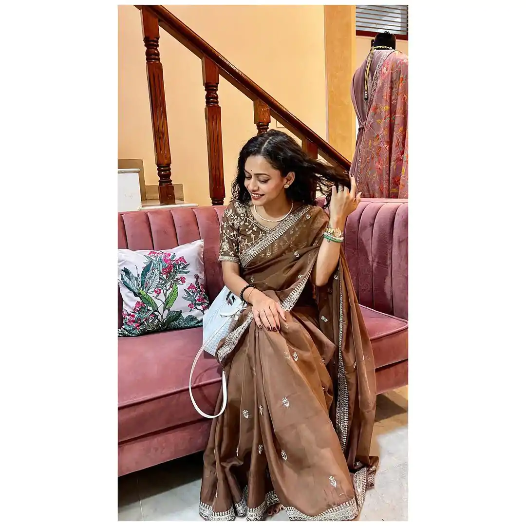 AC MAGIC CIRCLE Brown Soft Organza Saree Perfect for Wedding, Party, Haldi, Festival Celebrations, Diwali – . Grab it for ₹2099. Delivery 4-6 Working Days | Designer Sarees, Embroidered Sarees, Sarees, Bollywood Sarees, Creative Sarees, Ethnic Saree, Modern Digital sarees, Party Wear Sarees