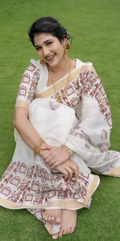 BT 428 White Soft Linen Cotton Saree with Digital Print & Lace Work. Festive Deal ₹1449. Delivery 4-6 Working Days. Shop now. | Designer Sarees, Embroidered Sarees, Sarees, Bollywood Sarees, Creative Sarees, Ethnic Saree, Modern Digital sarees, Party Wear Sarees