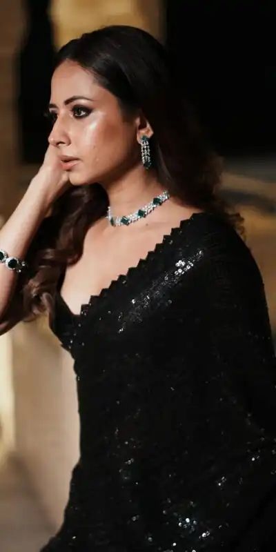 JR 636 Black Color Georgette Saree with Embroidery Work & Lace Work. Special Price ₹1899. Delivery 4-6 Working Days. Shop now. | Designer Sarees, Sarees, Bollywood Sarees, Creative Sarees, Embroidered Sarees, Ethnic Saree, Modern Digital sarees, Party Wear Sarees