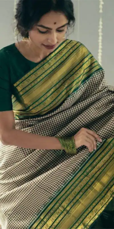 KPR 247 Green Color Soft Lichi Silk Saree with Lace Border & Lace Work. Best Price ₹1499. Delivery 4-6 Working Days. Shop now. | Designer Sarees, Sarees, Bollywood Sarees, Creative Sarees, Embroidered Sarees, Ethnic Saree, Modern Digital sarees, Party Wear Sarees