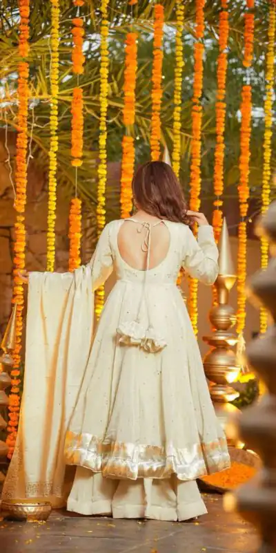 KD 1555 Off White Chinon Silk Gown Perfect for Wedding, Party, Engagement, Lohri, Diwali – . Grab it for ₹2149. Delivery 4-6 Working Days. Shop n | Gowns, Bollywood Gowns, Creative Gowns, Designer Gowns, Embroidered Gowns, Party Wear Gowns