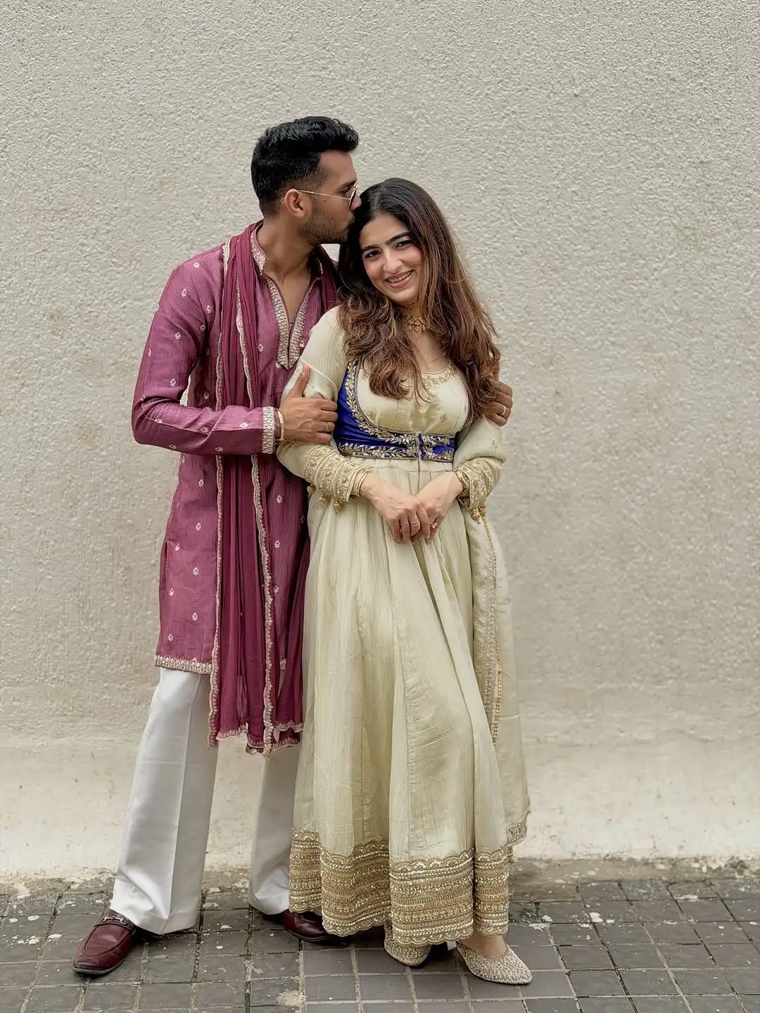 RTC 5957 Off White Chinon Silk Salwar Suit with Thread Embroidery. Available at ₹2449 only. Delivery 4-6 Working Days. Shop now. | Jump Suits, Tops & Bottoms, Track Suits, Salwar suit, Casual Suits, Creative suits, Designer Suits, Palazzo Suits, Party Wear Suits, Patiala Suits, Straight Suits, Trendy Wear