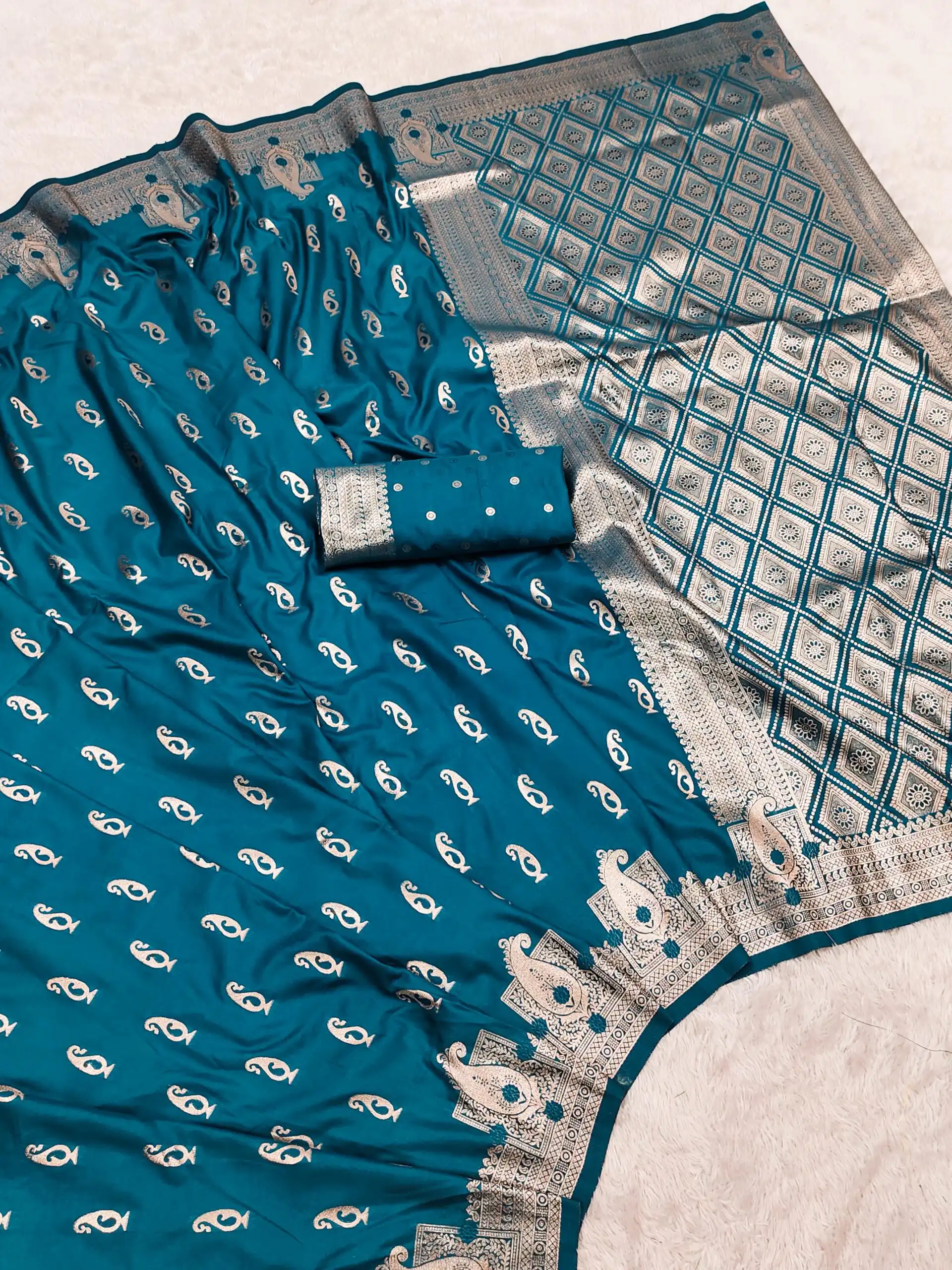 MB 41 Green Color Peacock Blue Banarasi Silk Zari Weaving Saree . Wedding, Party, Festive, Available at ₹1849 only. Delivery 4-6 Working Days. Shop now. | Designer Sarees, Embroidered Sarees, Sarees, Bollywood Sarees, Creative Sarees, Ethnic Saree, Modern Digital sarees, Party Wear Sarees