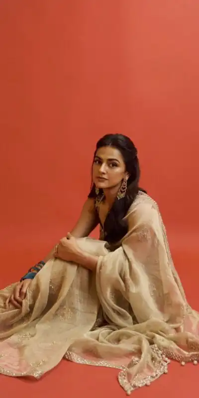 NC 5552 Cream Crunchy Silk Saree with Embroidery Work & Zari Work. Available at ₹2099 only. Delivery 4-6 Working Days. Shop now. | Designer Sarees, Sarees, Bollywood Sarees, Creative Sarees, Embroidered Sarees, Ethnic Saree, Modern Digital sarees, Party Wear Sarees