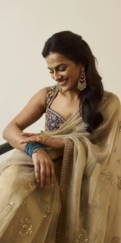 NC 5552 Cream Crunchy Silk Saree with Embroidery Work & Zari Work. Available at ₹2099 only. Delivery 4-6 Working Days. Shop now. | Designer Sarees, Sarees, Bollywood Sarees, Creative Sarees, Embroidered Sarees, Ethnic Saree, Modern Digital sarees, Party Wear Sarees