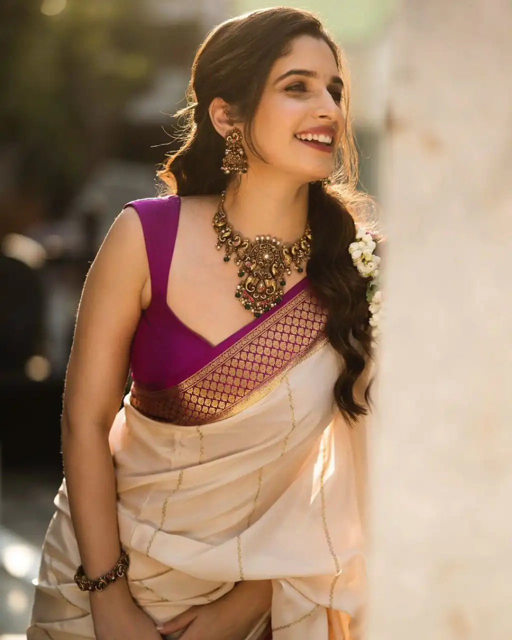 KPR 235 Off White Soft Lichi Silk Saree Perfect for Wedding, Party, Raksha Bandhan, Sangeet, Eid – . Get it for ₹1449. Delivery 4-6 Working Days. | Designer Sarees, Sarees, Bollywood Sarees, Creative Sarees, Embroidered Sarees, Ethnic Saree, Modern Digital sarees, Party Wear Sarees